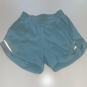 *RARE* Lululemon Hotty Hots Low-Rise Lined Short 4”